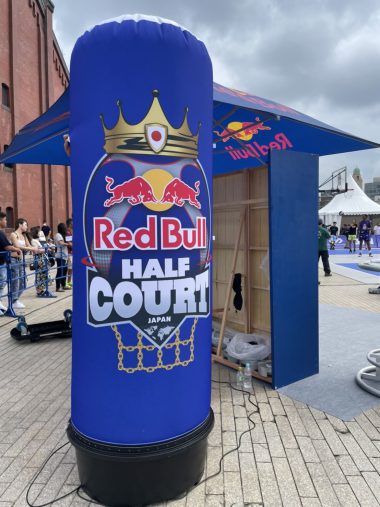 RedBUllエアー看板のイメージ